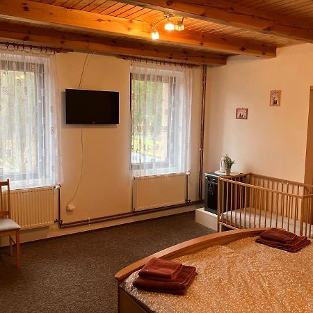 Penzion Restaurace Zatisi Rumburk Kültér fotó